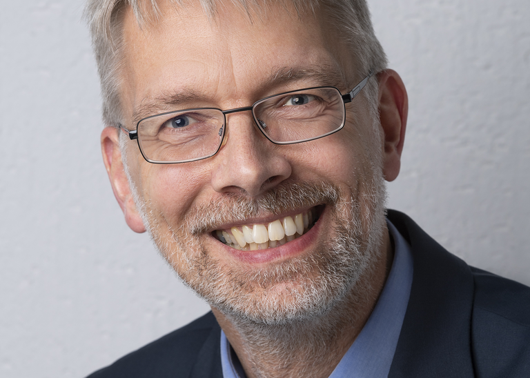 Prof. Holger Märtens